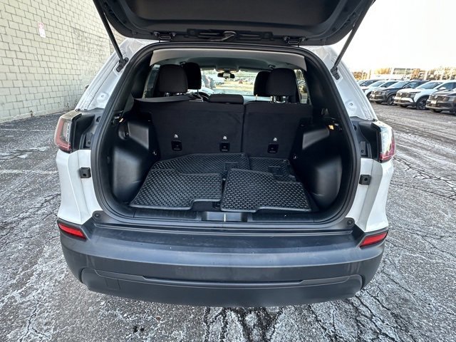 Used 2020 Jeep Cherokee Latitude w/ Cold Weather Group image 18