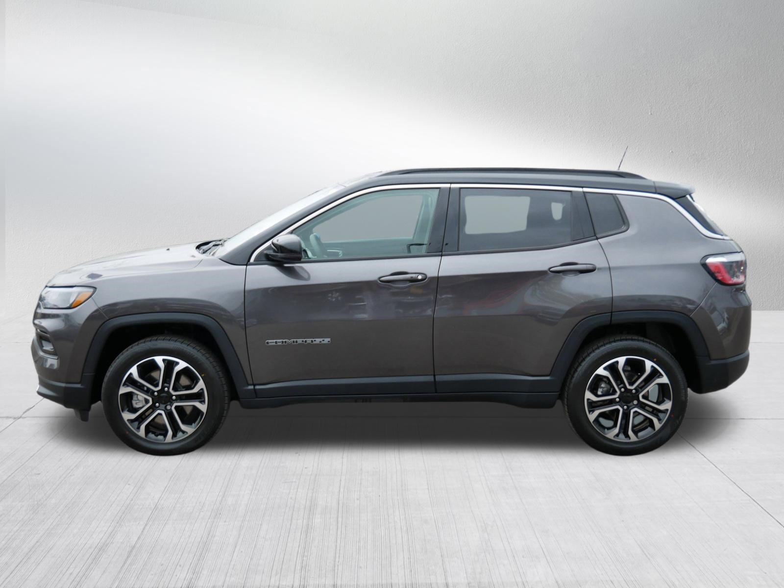 Used 2024 Jeep Compass Limited AWD/4WD image 4