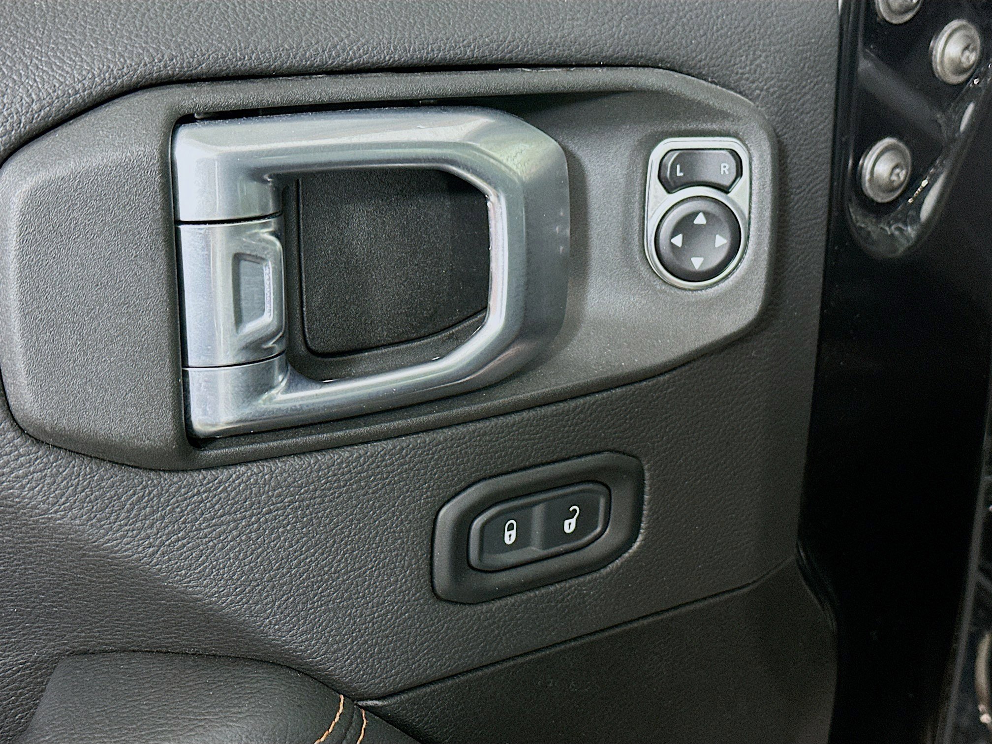 Used 2022 Jeep Gladiator Mojave w/ LED Lighting Group AWD/4WD image 18