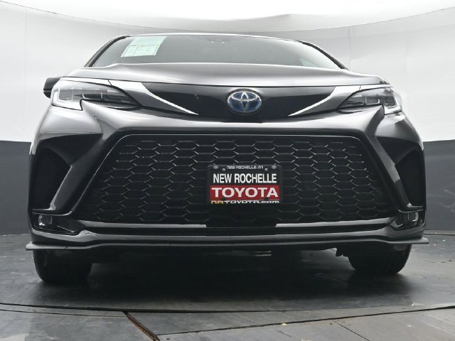 Used 2023 Toyota Sienna XSE w/ XSE Plus Package AWD/4WD image 36