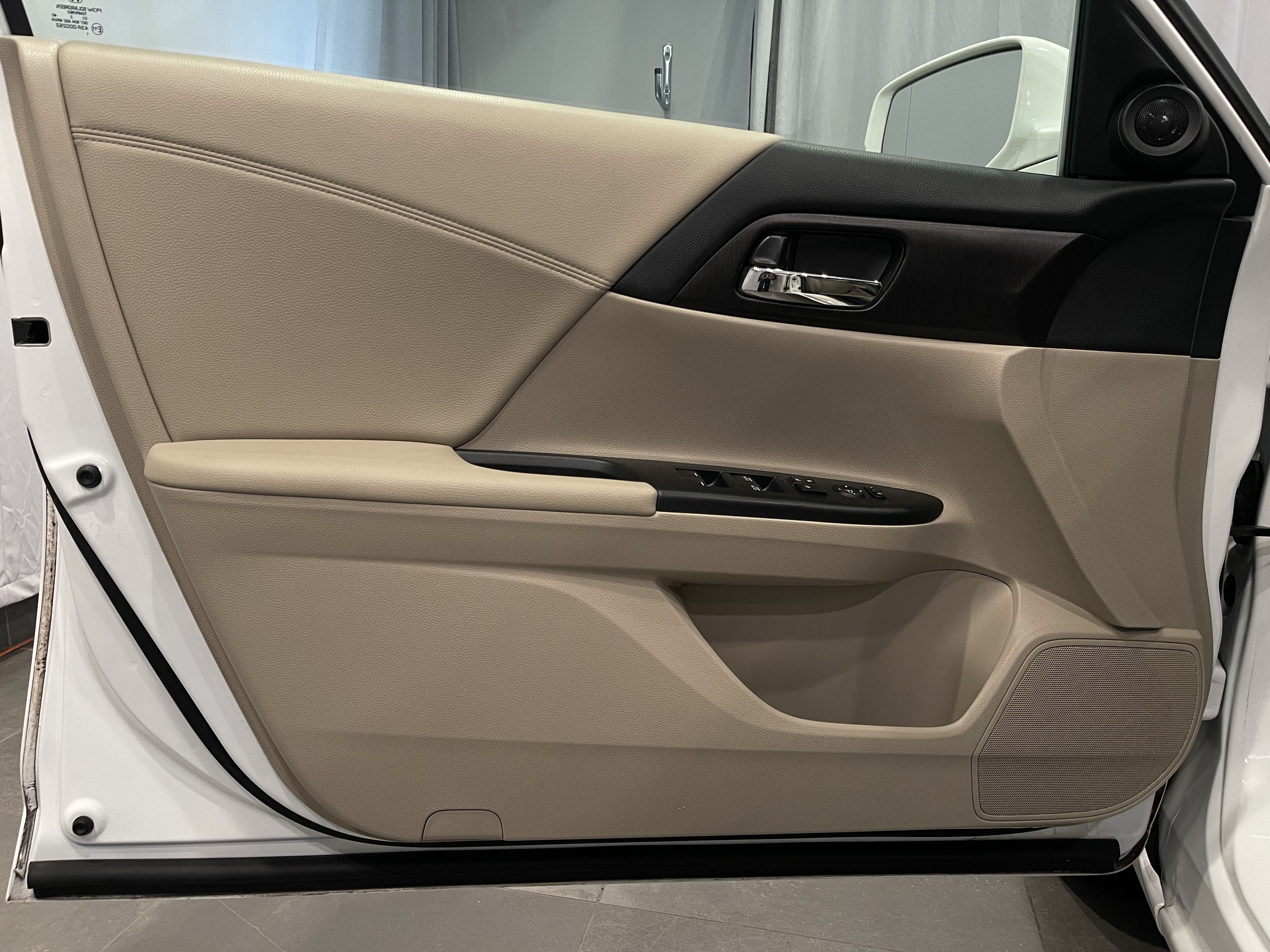 Used 2013 Honda Accord EX image 11