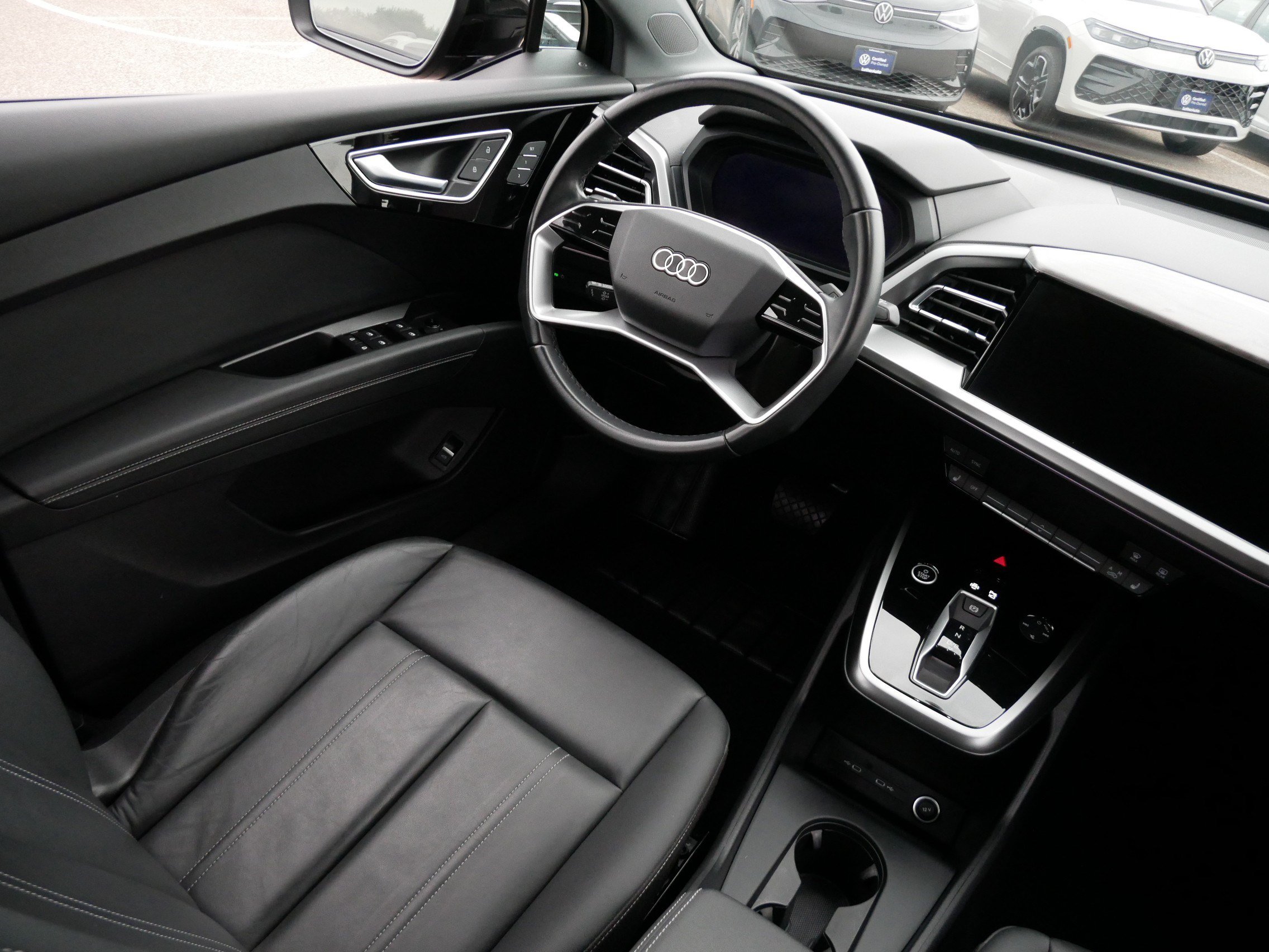 Used 2024 Audi Q4 e-tron Premium Plus w/ Premium Plus AWD/4WD image 9
