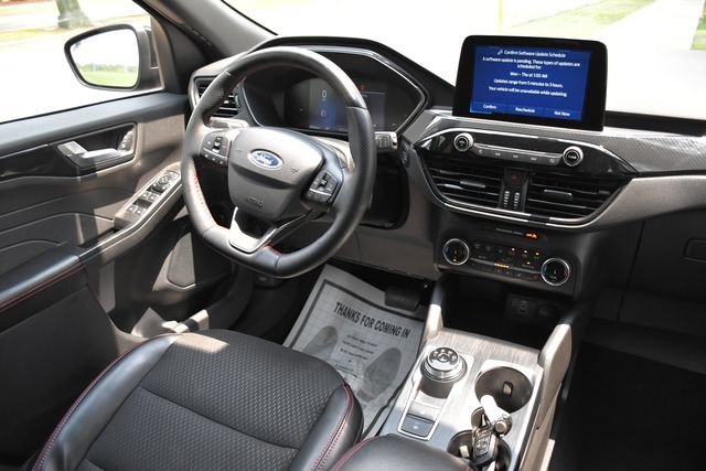Used 2025 Ford Escape ST-Line Select AWD/4WD image 25
