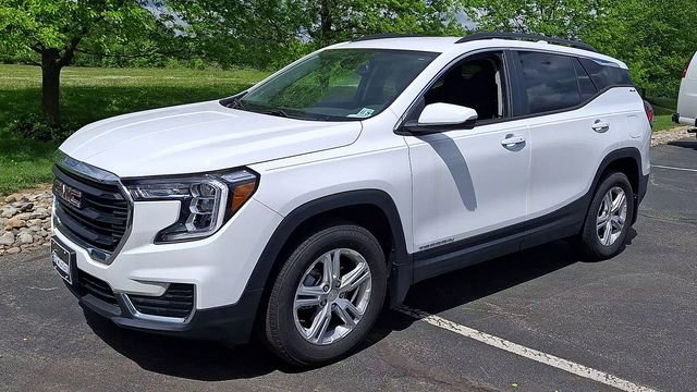 Certified 2024 GMC Terrain SLE w/ Driver Convenience Package AWD/4WD image 4