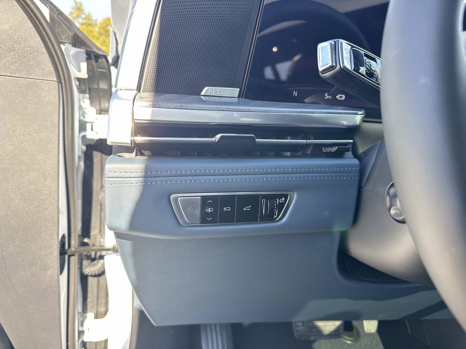 New 2026 Cadillac Escalade IQL Luxury w/ LPO, Floor Liner Package AWD/4WD image 36