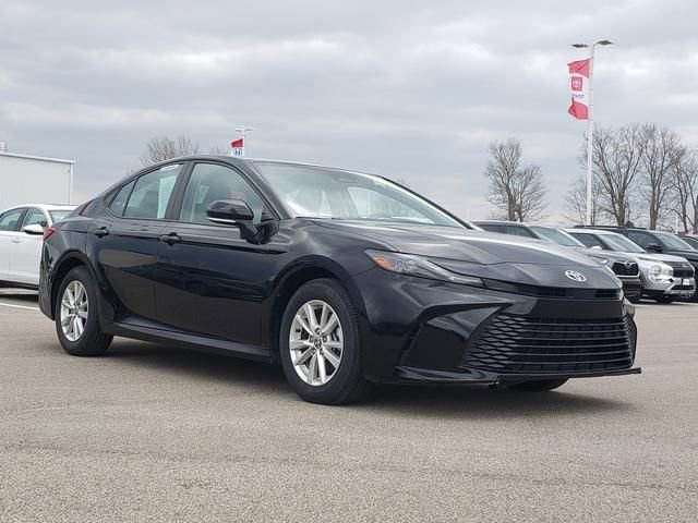 Used 2025 Toyota Camry LE FWD image 3