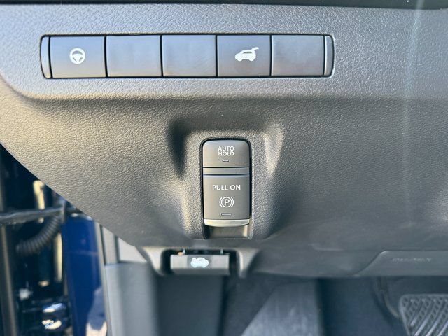 Certified 2025 Nissan Murano SV AWD/4WD image 17