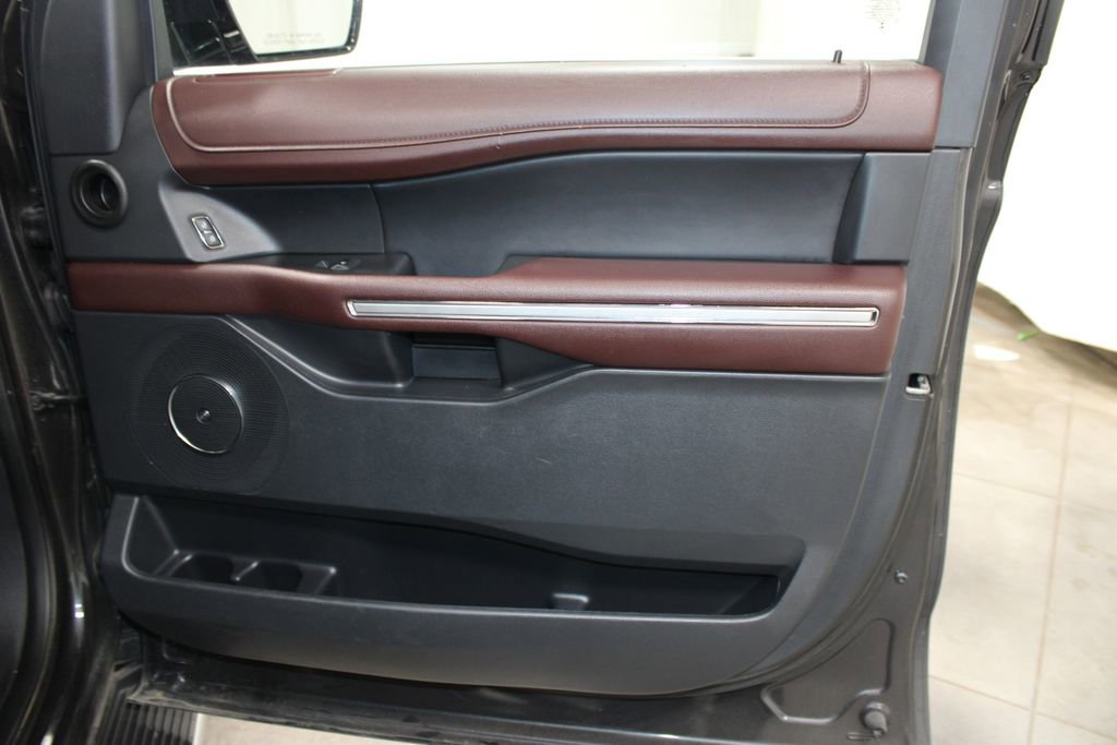 Used 2023 Ford Expedition Limited AWD/4WD image 28