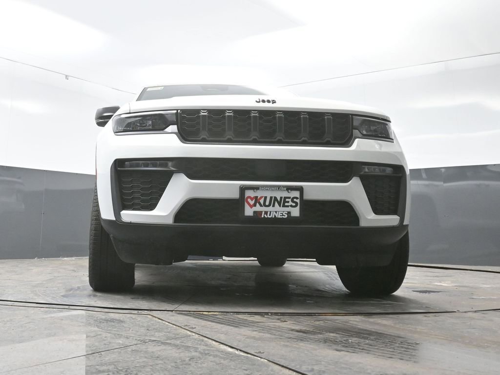 New 2026 Jeep Grand Cherokee Limited w/ Limited Altitude Package image 39