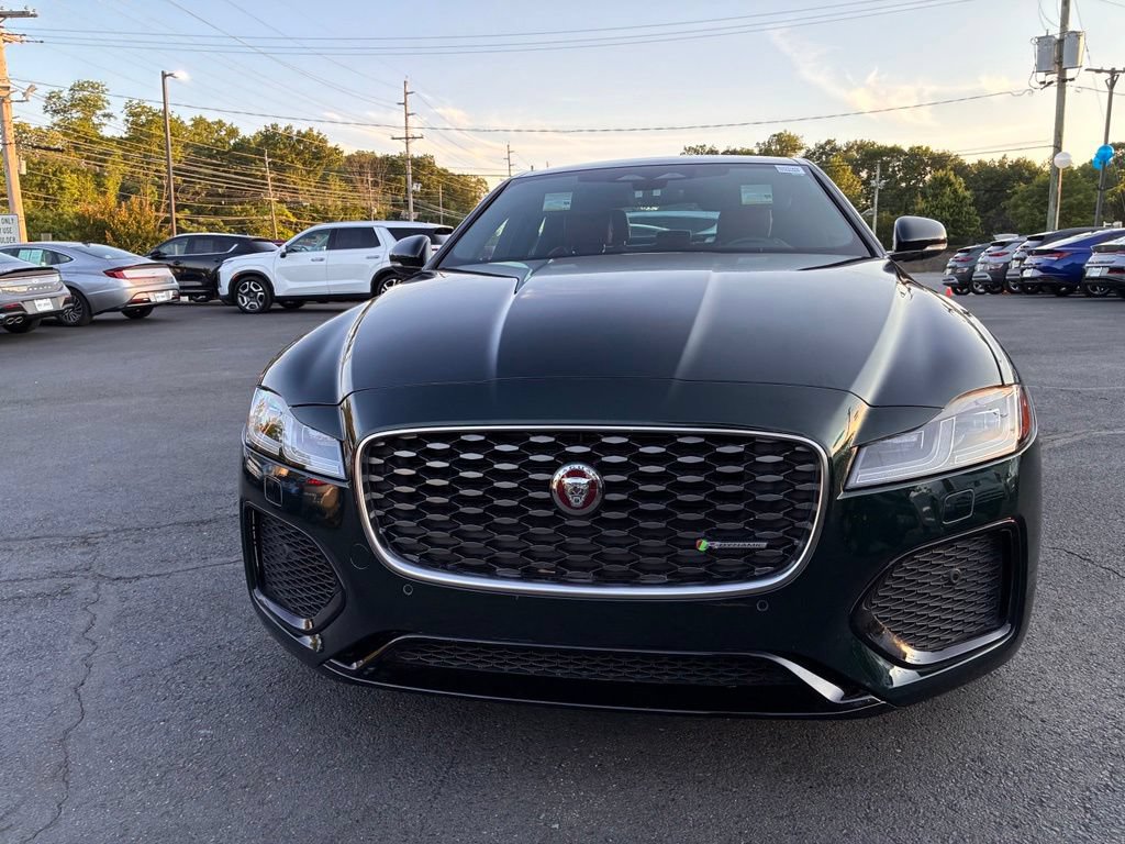 Used 2022 Jaguar XF R-Dynamic SE AWD/4WD video 2
