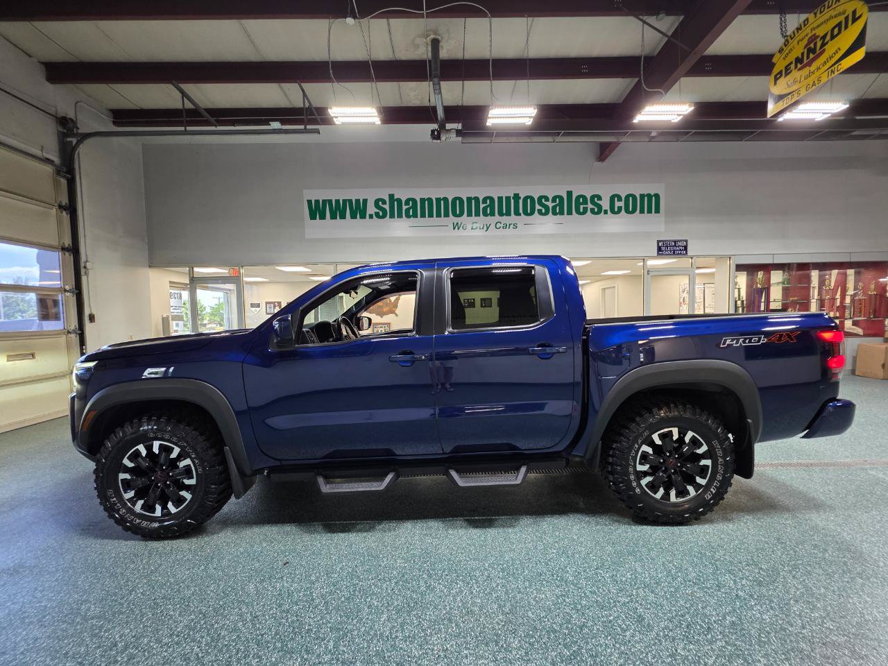 Used 2022 Nissan Frontier PRO-4X w/ Technology Package AWD/4WD image 11