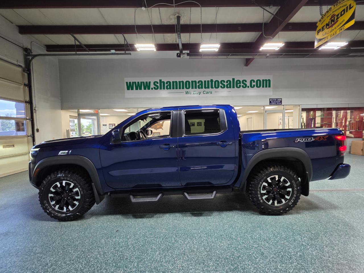 Used 2022 Nissan Frontier PRO-4X w/ Technology Package AWD/4WD image 11