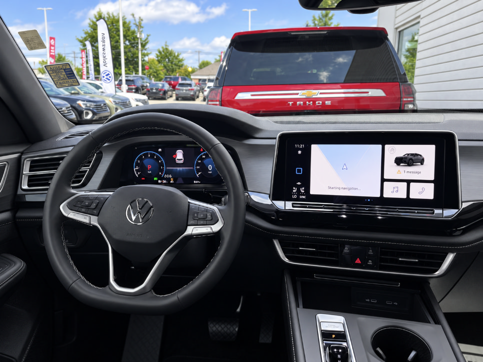 Used 2025 Volkswagen Atlas Cross Sport SE FWD image 10