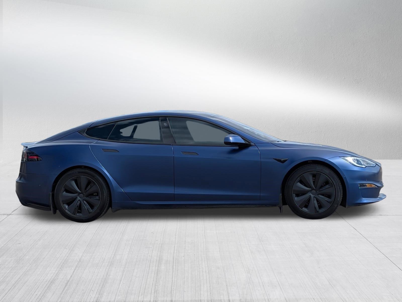 Used 2022 Tesla Model S Plaid image 8