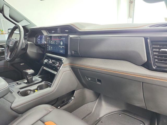 Used 2025 GMC Sierra 1500 AT4 w/ Technology Package AWD/4WD image 44