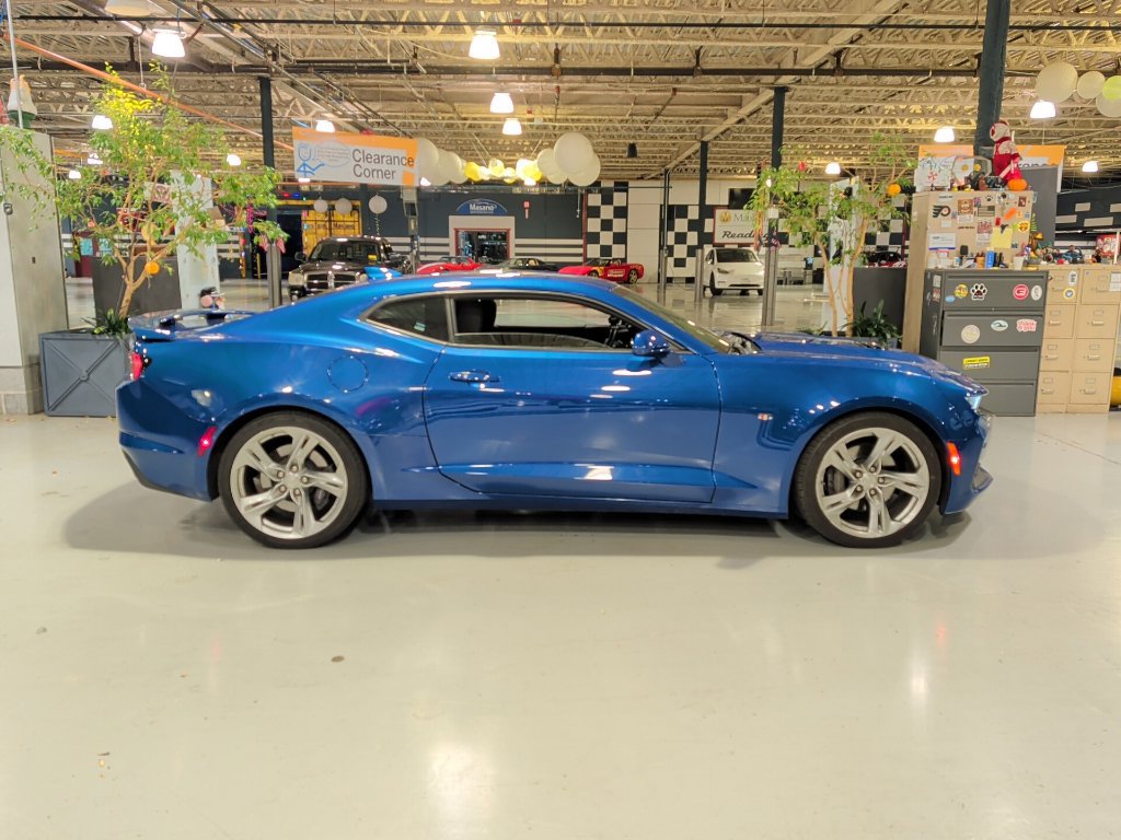 Used 2019 Chevrolet Camaro SS RWD image 8