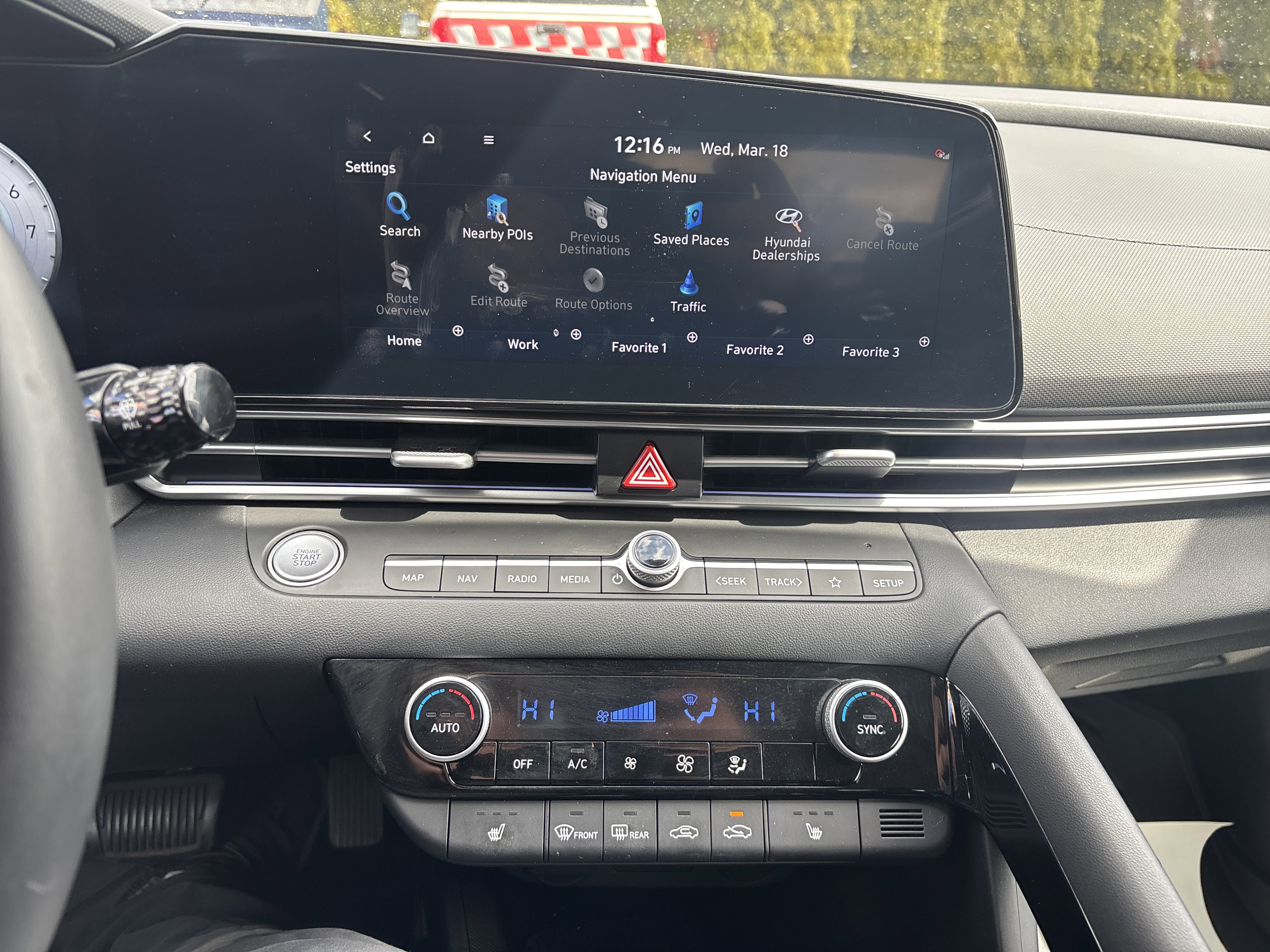 Used 2024 Hyundai Elantra SEL w/ Convenience Package image 25