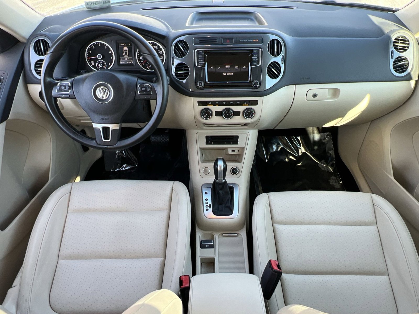 Used 2017 Volkswagen Tiguan S image 19