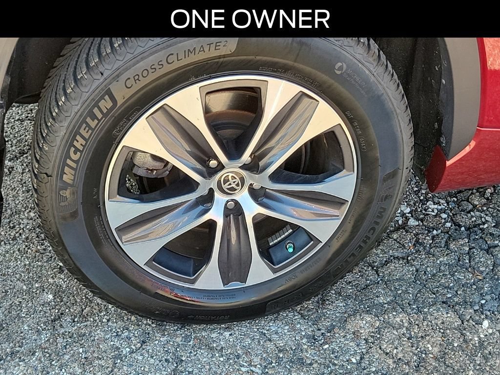 Used 2021 Toyota Highlander XLE AWD/4WD image 5