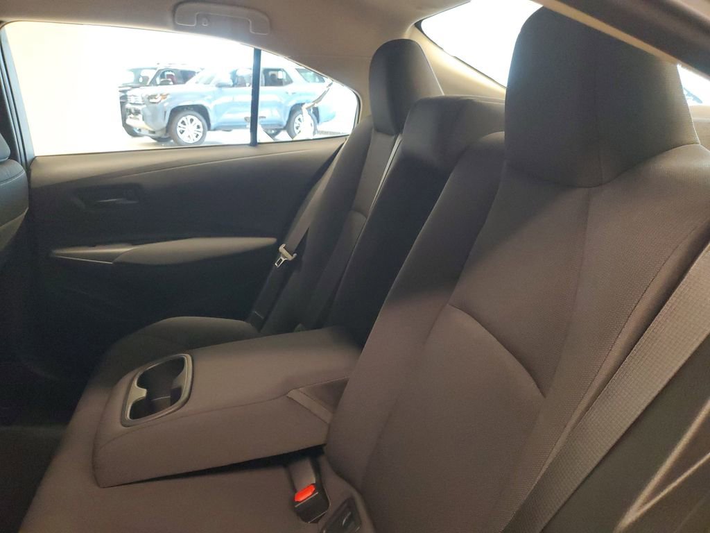 Used 2025 Toyota Corolla LE image 12