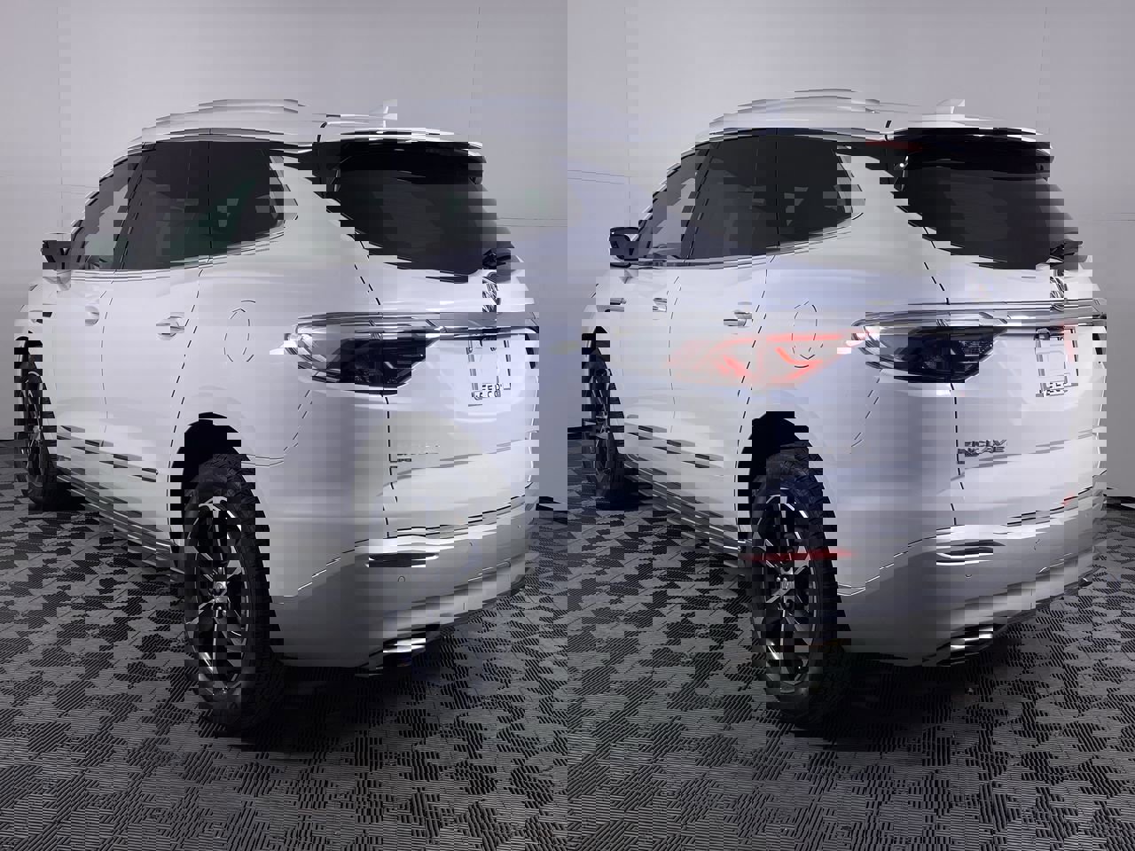 Certified 2022 Buick Enclave Premium w/ LPO, Touring Package image 19