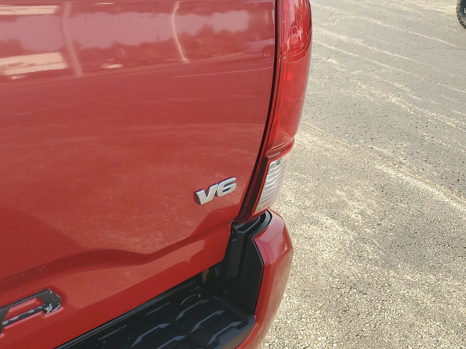 Certified 2018 Toyota Tacoma TRD Sport AWD/4WD image 7