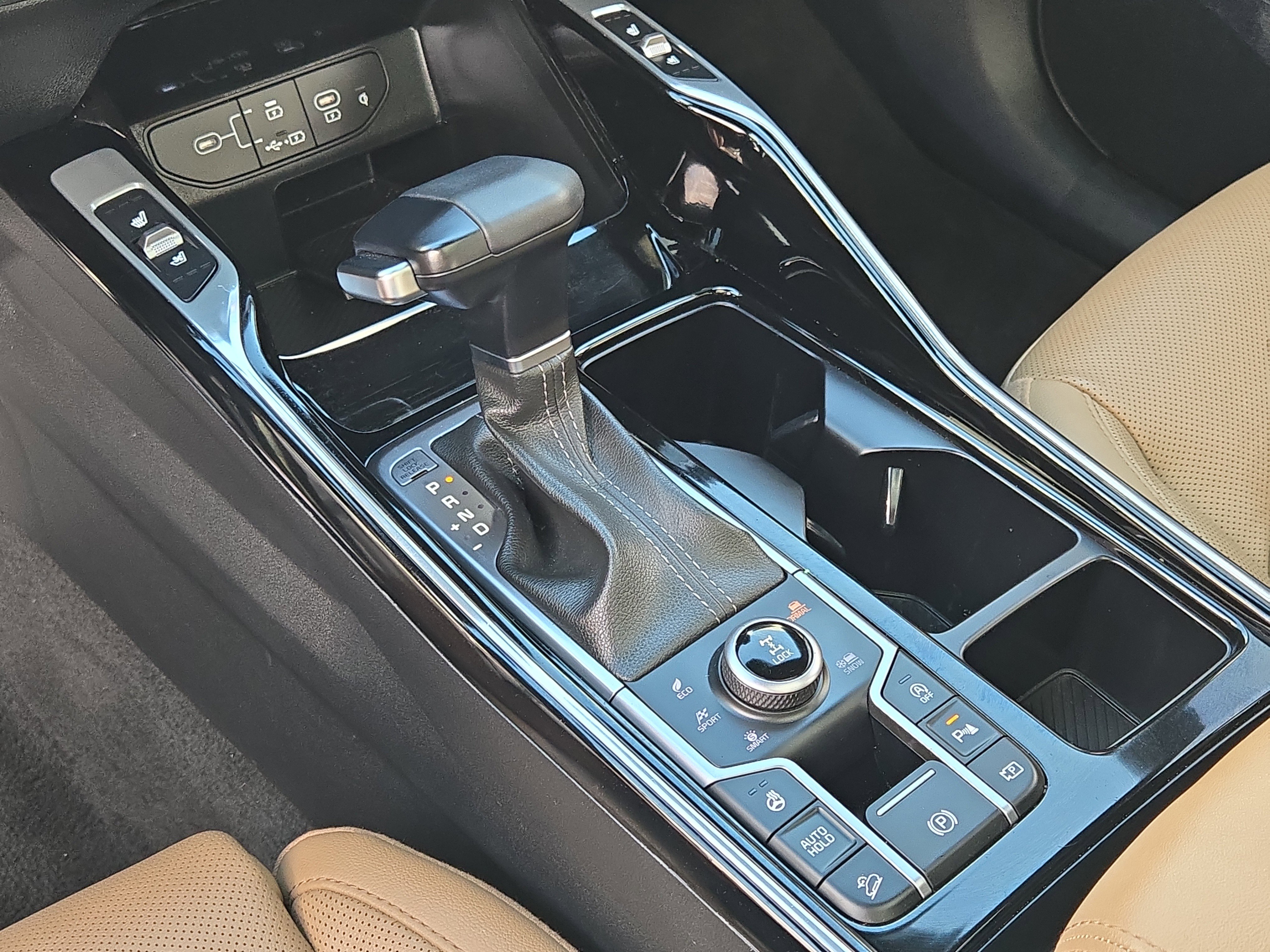 Used 2024 Kia Sorento SX Prestige w/ Olive Brown Leather Package image 32