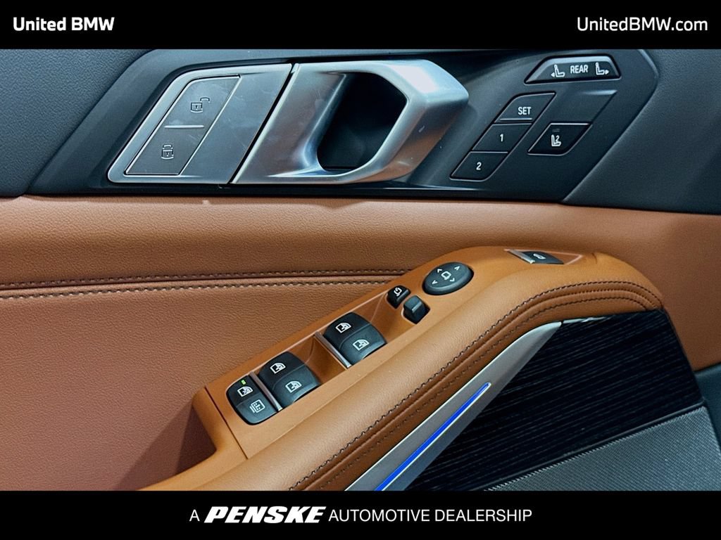 New 2027 BMW X7 xDrive40i w/ M Sport Package AWD/4WD image 3