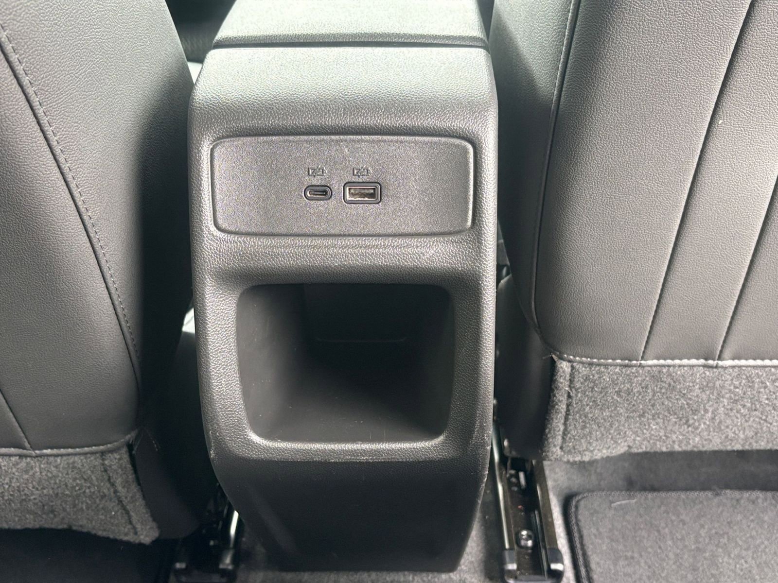 Used 2025 Chevrolet Trax LT FWD image 23