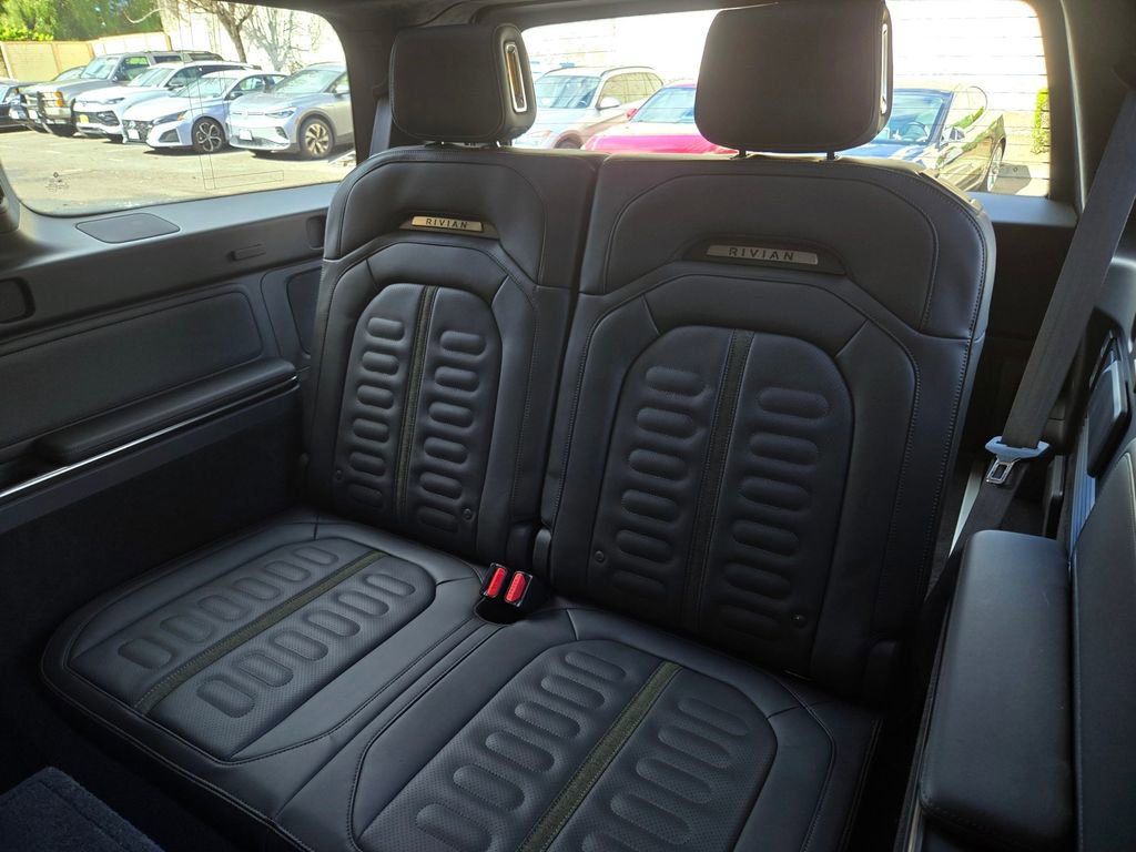 Used 2022 Rivian R1S Launch Edition image 14