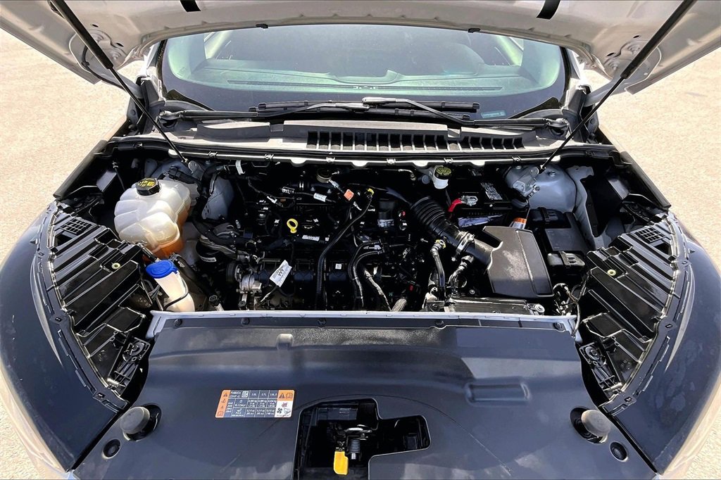 Used 2022 Ford Edge Titanium w/ Equipment Group 301A image 9