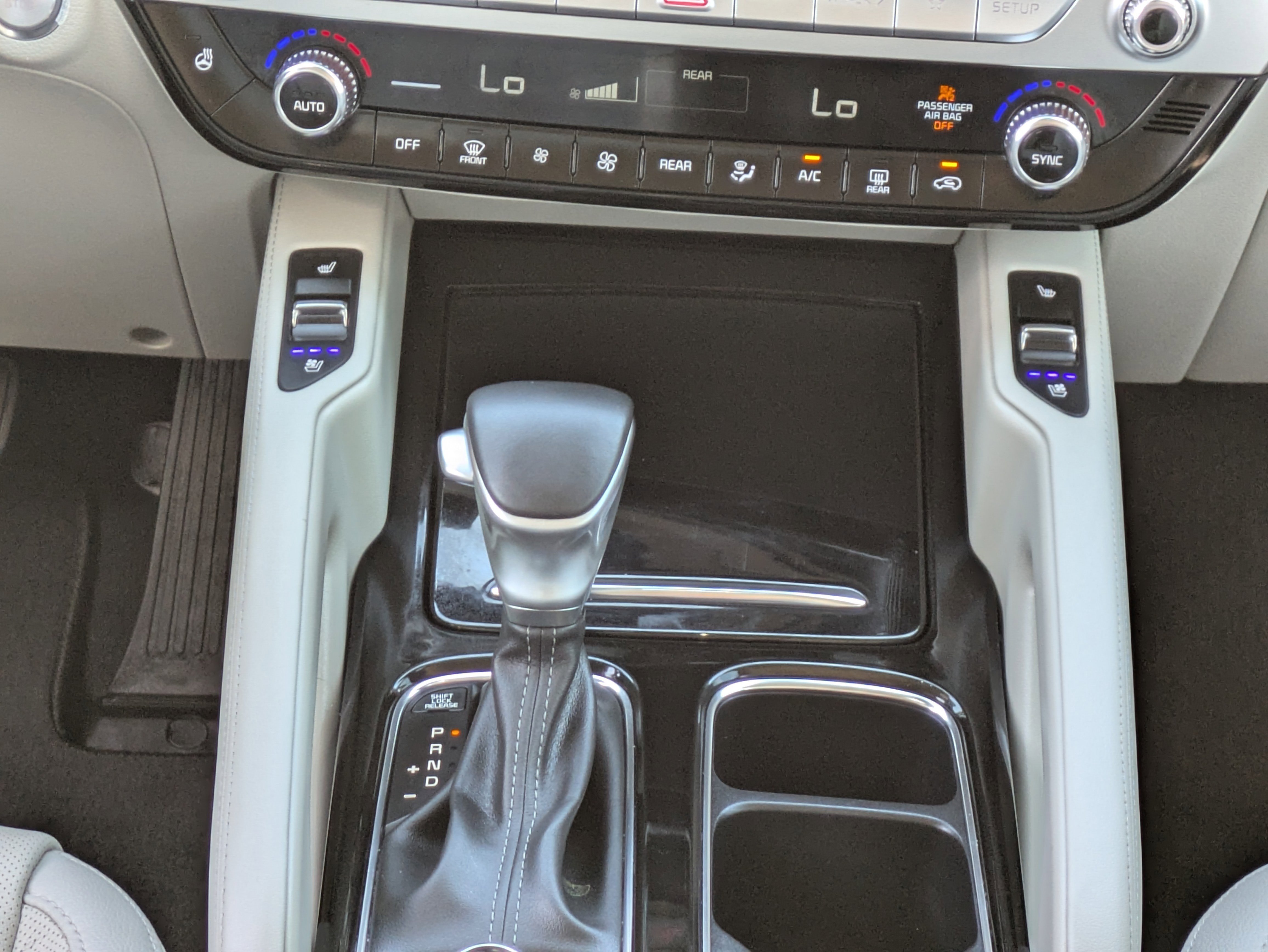 Used 2024 Kia Telluride EX w/ EX Captain's Chair Package image 21