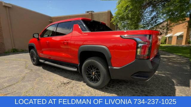Used 2025 Chevrolet Silverado EV LT AWD/4WD image 6