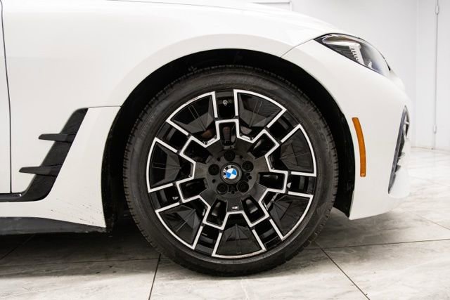 Used 2025 BMW 430i xDrive w/ M Sport Package image 32