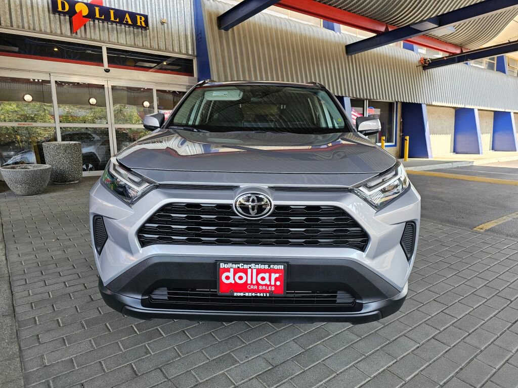 Used 2023 Toyota RAV4 XLE w/ Convenience Package image 2