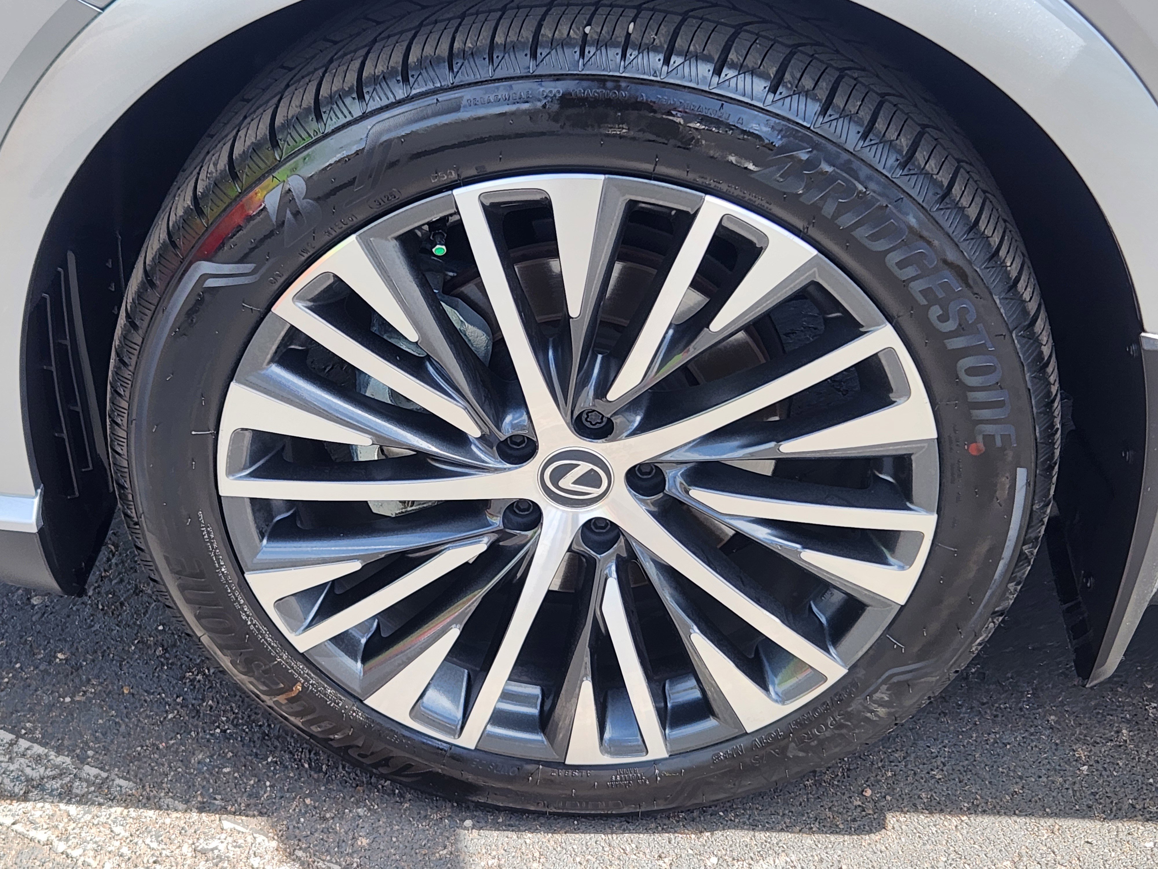 Used 2025 Lexus RX 350 w/ Convenience Package image 23