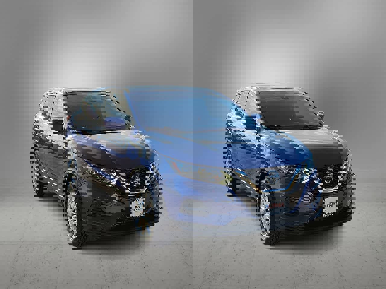 Used 2022 Nissan Rogue Sport S image 2