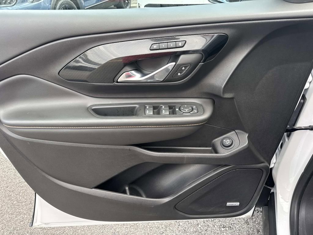 Used 2024 GMC Terrain AT4 w/ Infotainment Package II image 27