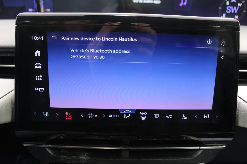 Used 2024 Lincoln Nautilus Reserve image 23