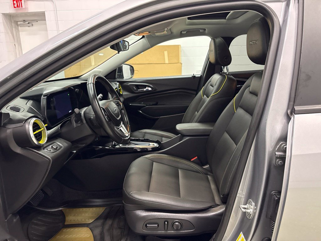 Used 2024 Chevrolet Trax ACTIV w/ Sunroof Package FWD image 16
