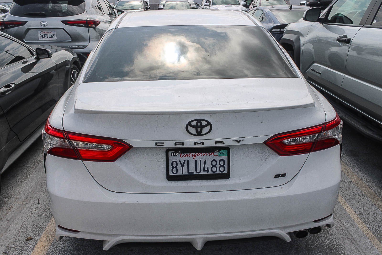 Used 2018 Toyota Camry SE w/ Moonroof Package FWD image 13