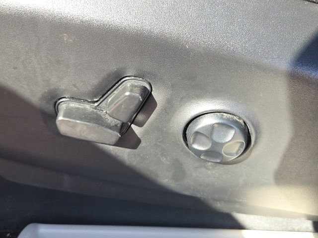 Used 2023 Chrysler Pacifica Touring-L image 29