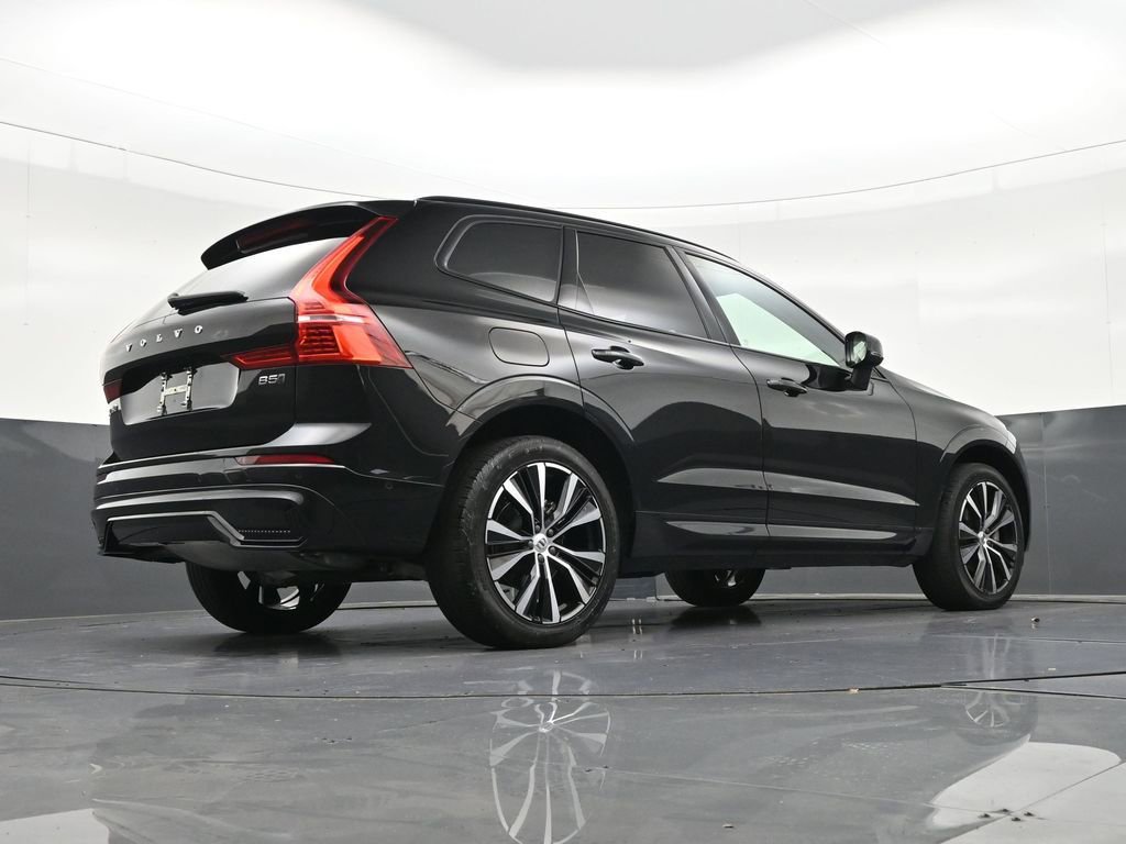 Used 2024 Volvo XC60 B5 Plus image 28