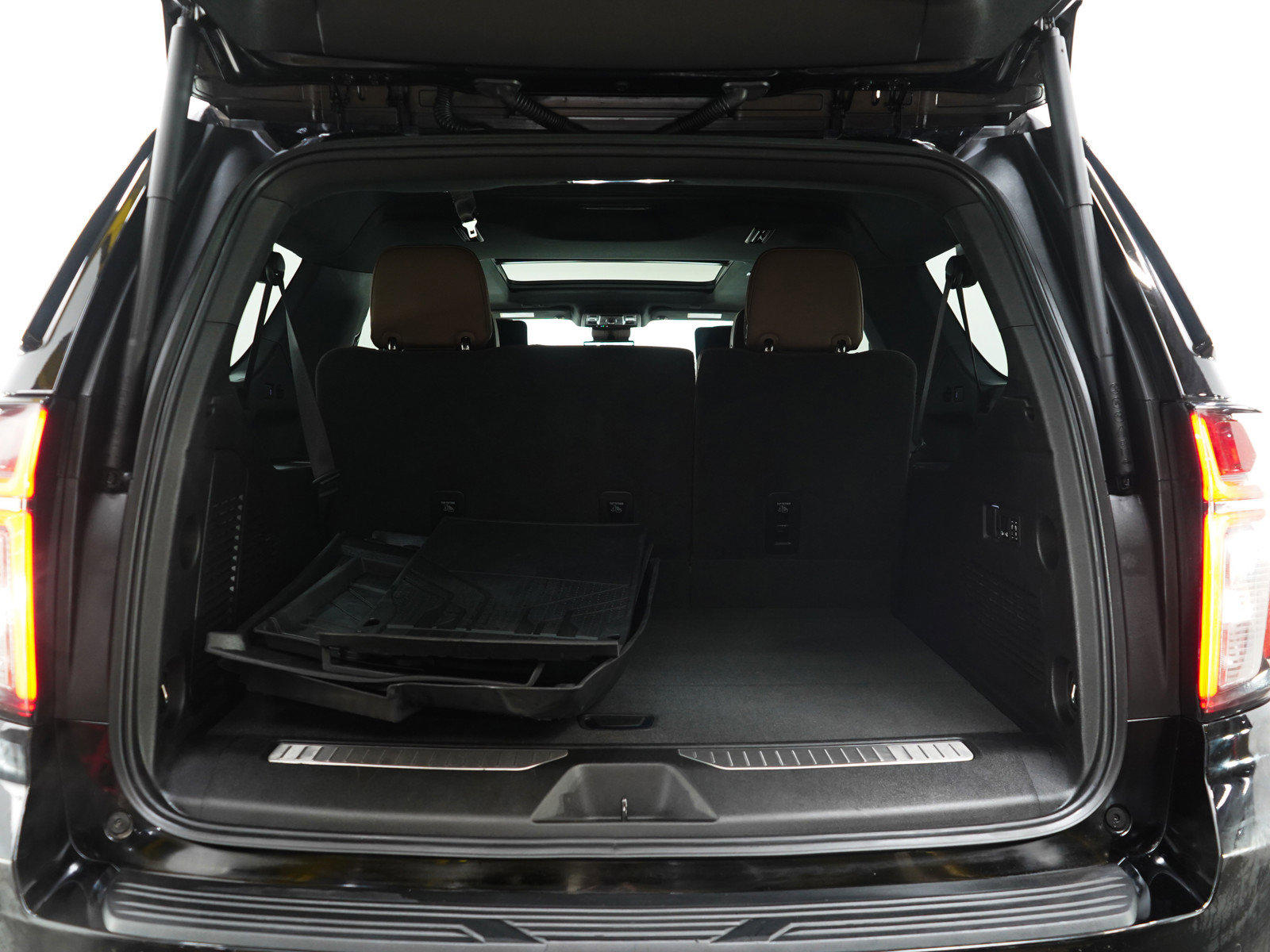 Used 2024 Chevrolet Suburban High Country w/ Premium Package image 15