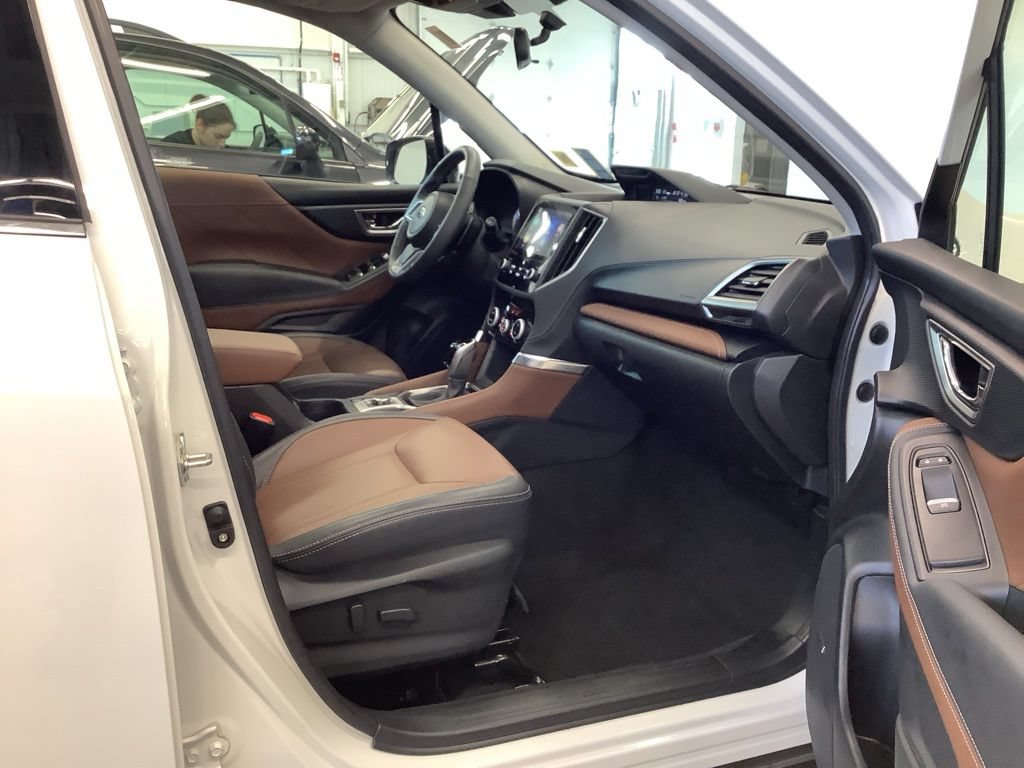Certified 2023 Subaru Forester Touring AWD/4WD image 11