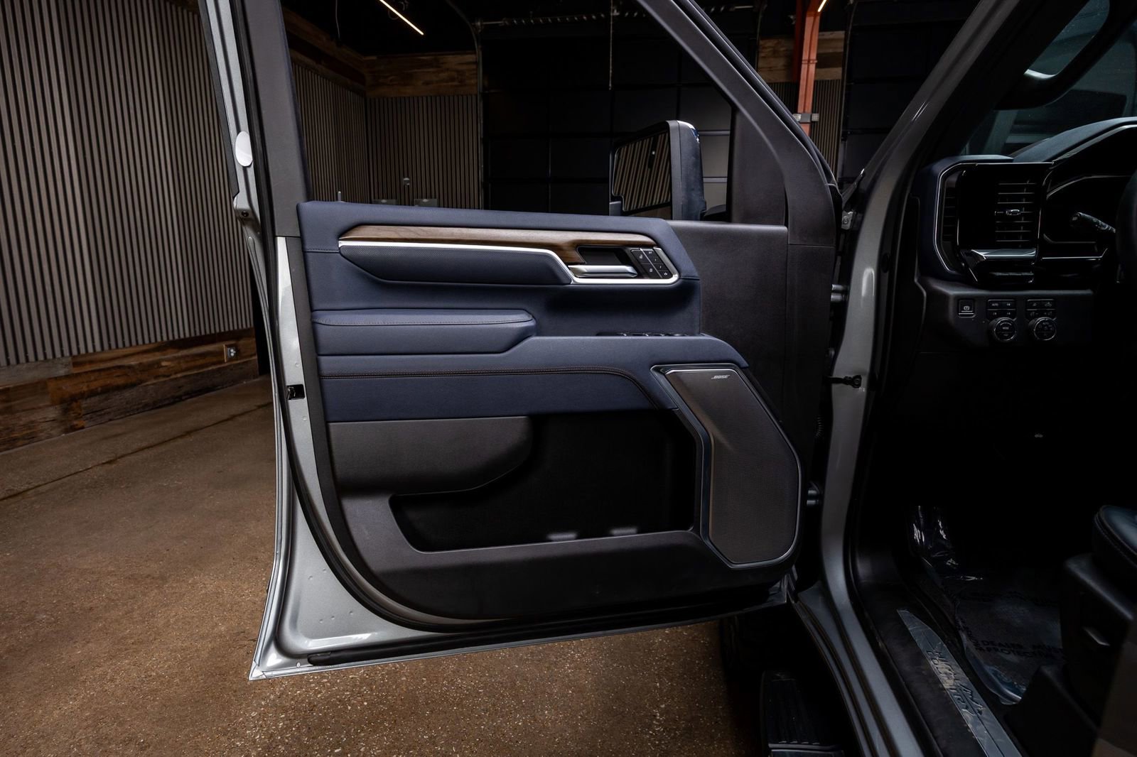 Used 2026 Chevrolet Silverado 3500 High Country w/ High Country Premium Package AWD/4WD image 37