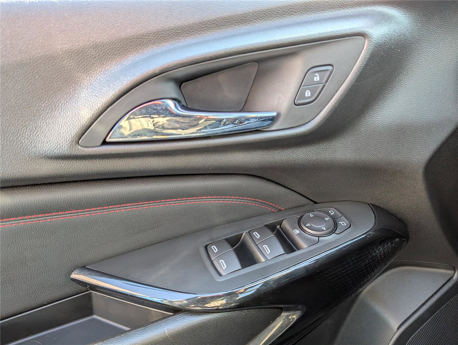 Used 2024 Chevrolet Trax RS image 19