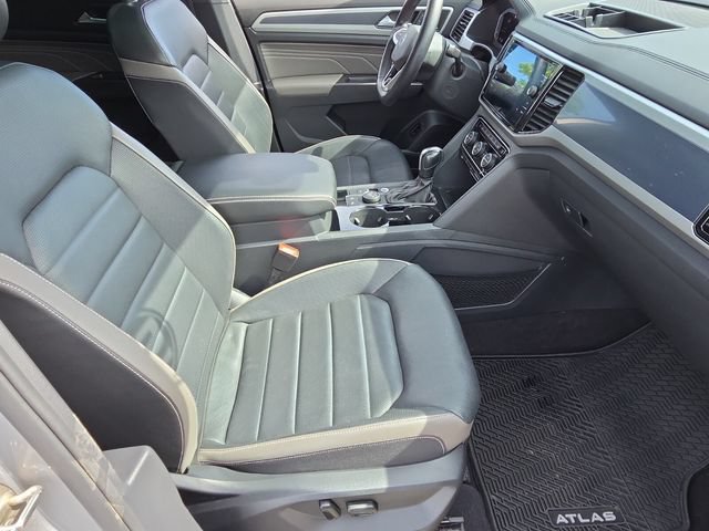 Used 2022 Volkswagen Atlas Cross Sport SEL Premium R-Line w/ Cross Sport MDO Package AWD/4WD image 18