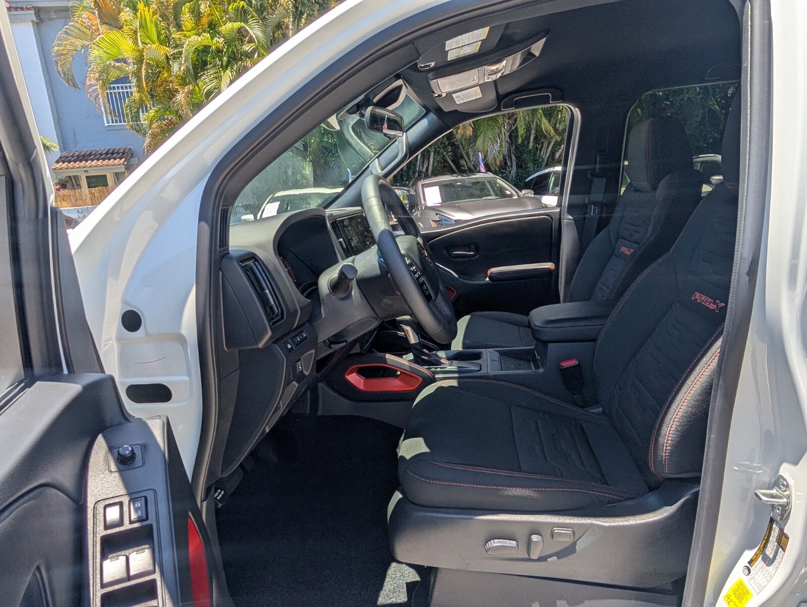 Used 2026 Nissan Frontier Pro-X w/ Pro-X Convenience Package RWD image 9
