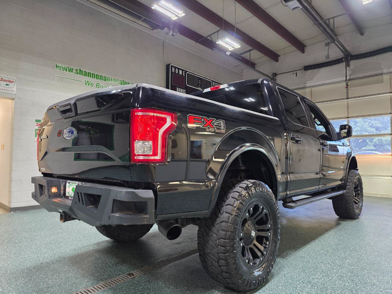 Used 2017 Ford F150 XLT w/ Equipment Group 302A Luxury AWD/4WD image 6